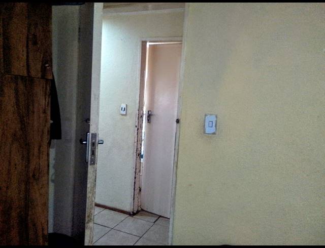 2 BEDROOM FREEHOLD FOR SALE IN KAGISO